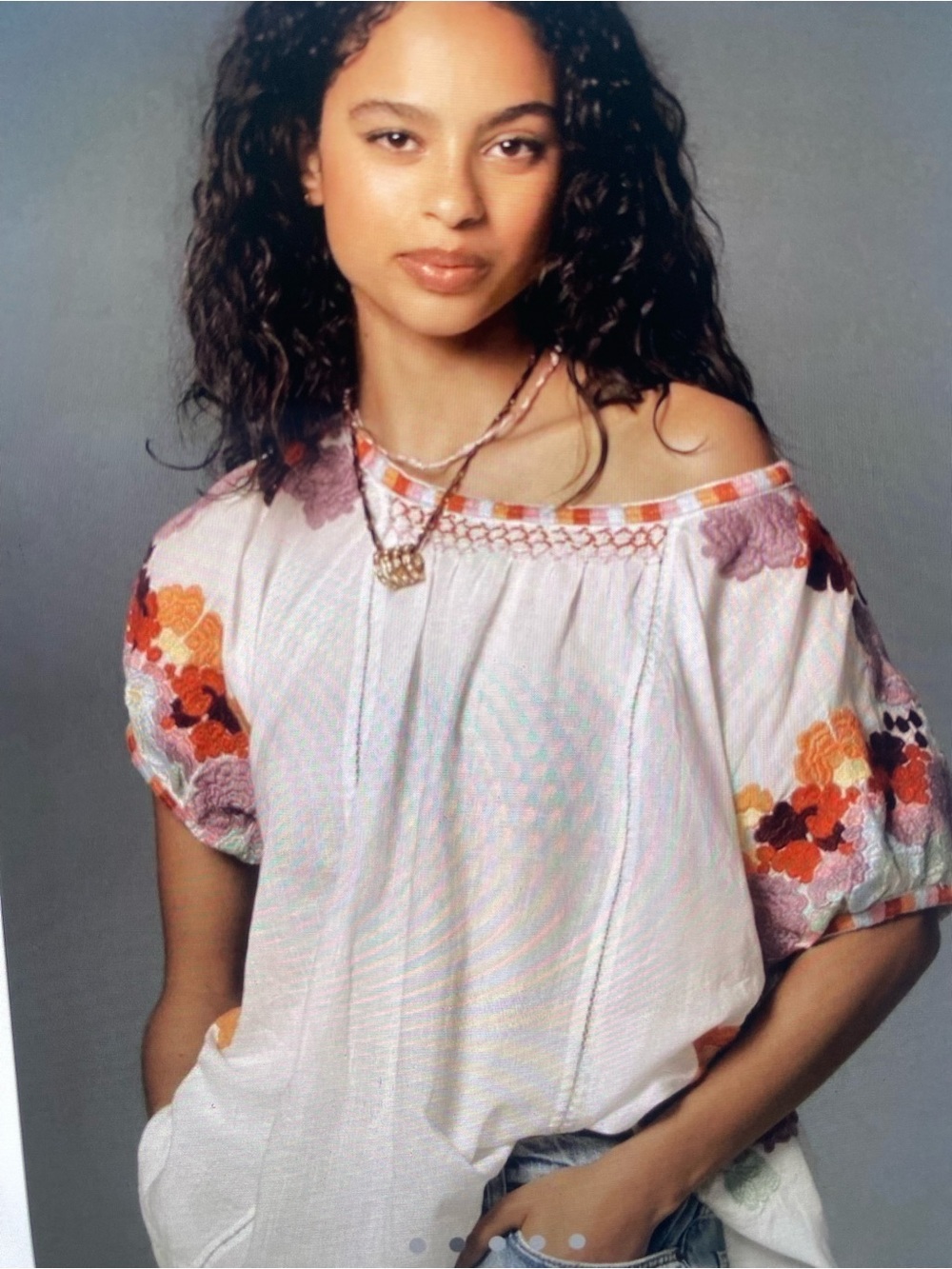 ANTHROPOLOGIE Embroidered Short Sleeve White Peasant Top Pink, Red Floral Sz S - Picture 4 of 5